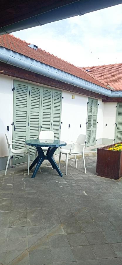 Central Terrace Escape With Jacuzzi Timisoara Exterior foto